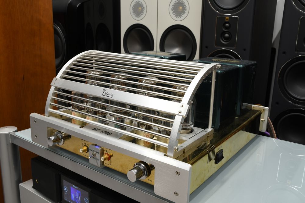 wzmacniacz stereo lampowy Yaqin MC-100B w idealnym stanie! + lampy