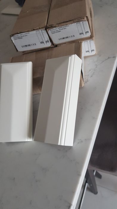 Комплект нижніх розеток для міжкомнатних дверей