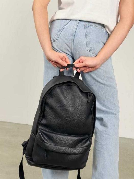 Чоловічий рюкзак з екошкіри чорний - для офісу, школи та міста