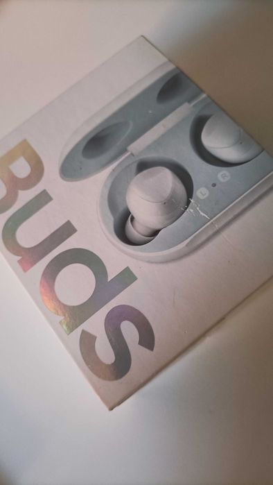 Caixa e acessórios air buds