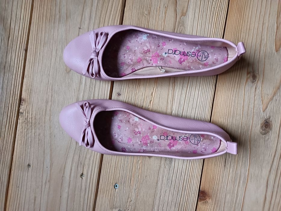 Różowe baleriny z kokardkami