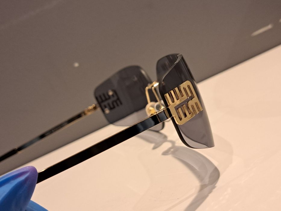 MIU MIU okulary przeciwsłoneczne nowe