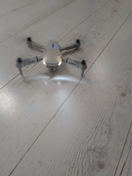 Dron.