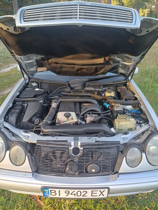 Mercedes Bens E-250