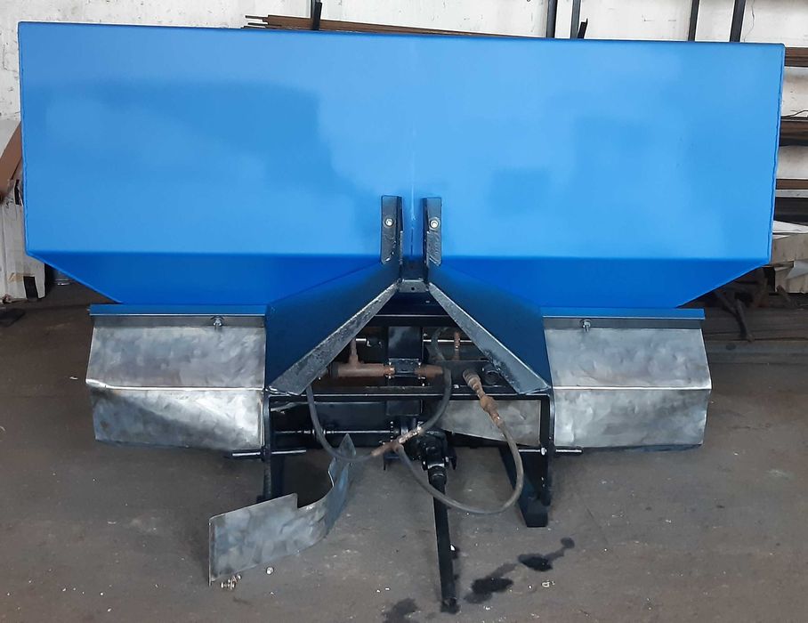 Розкидач мінеральних добрив Унія 900 (Заміна бункера, рами та ін.)