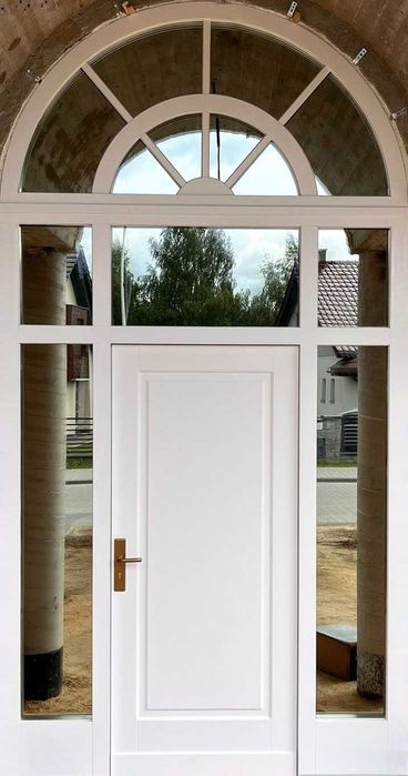 Drzwi DŁUGOSZ zewnętrzne łukowe naświetla Willa Parkowa MG Projekt