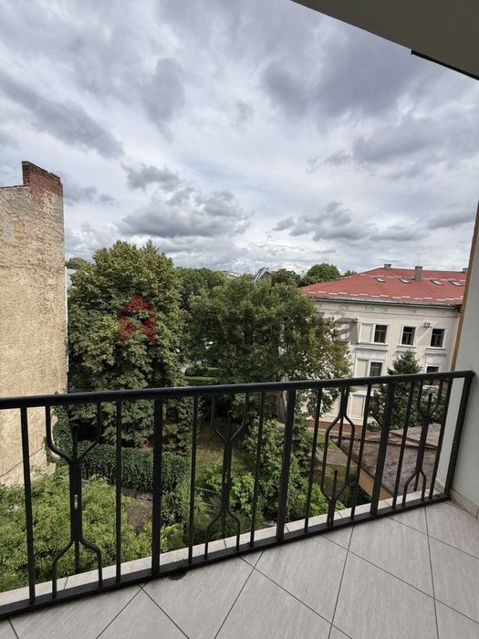 Оренда 2-кімнатної квартири в австрійському люксі на вул. Івана Франка