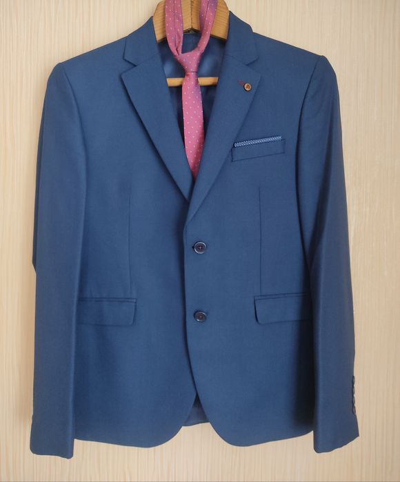 Продам чоловічий костюм