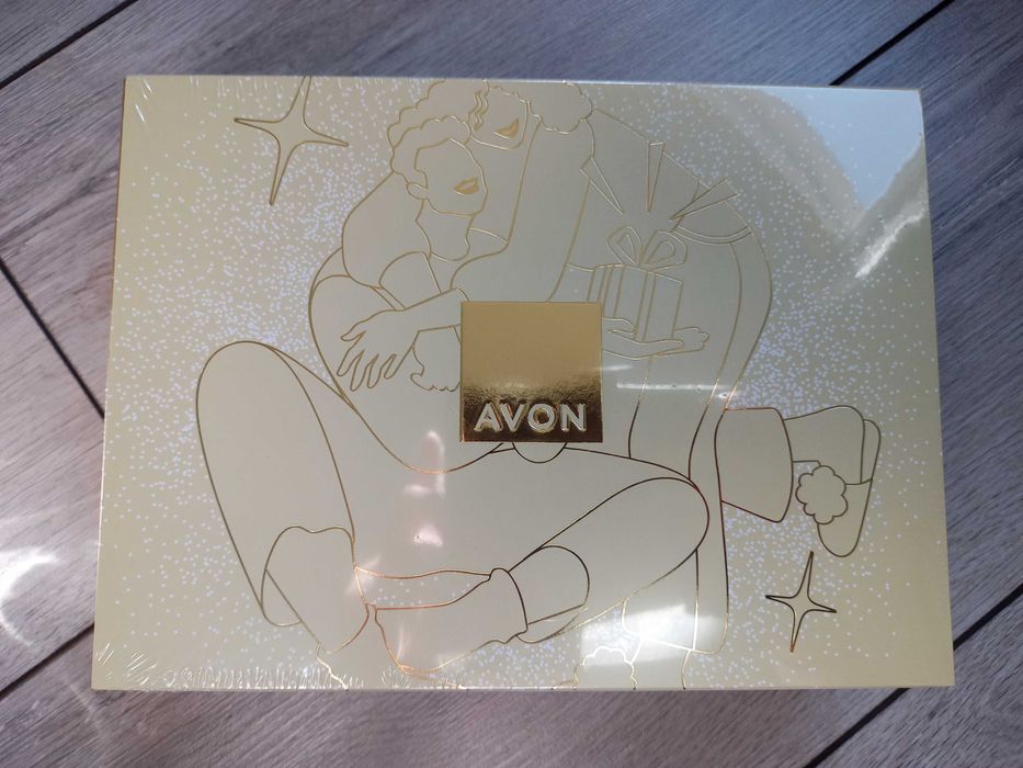 Zestaw attraction Avon dla niej