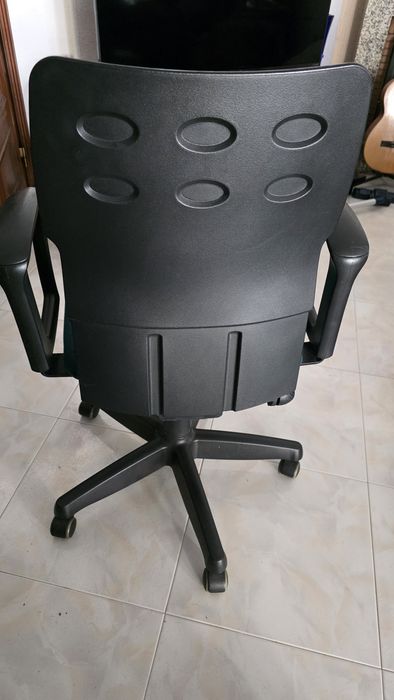 Vendo 3 cadeiras de escritório em excelente estado