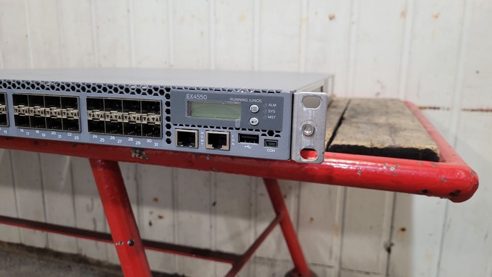 Комутатор Juniper EX-4550