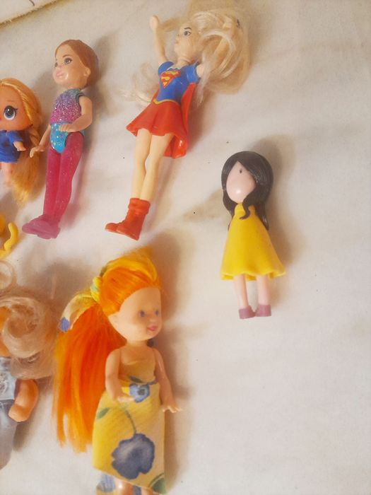 Conjunto de Bonecas Pequenas Diversas Colecções