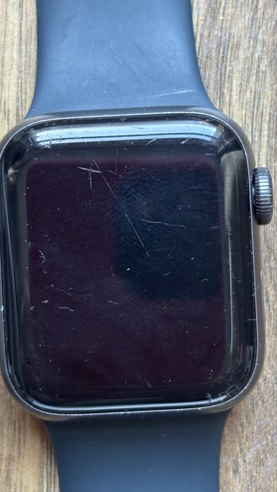 Apple Watch SE czarny