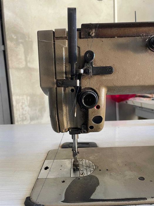Máquina de Costura Industrial NECCHI – A Funcionar