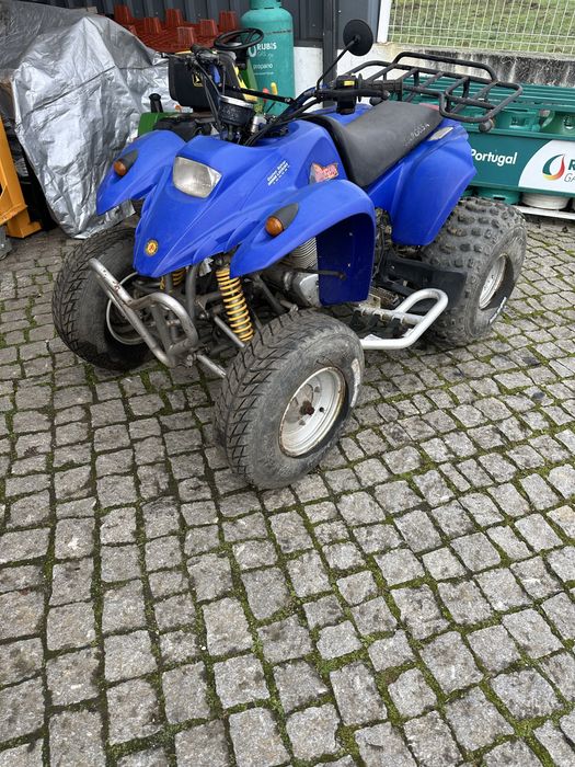 Moto 4 250.