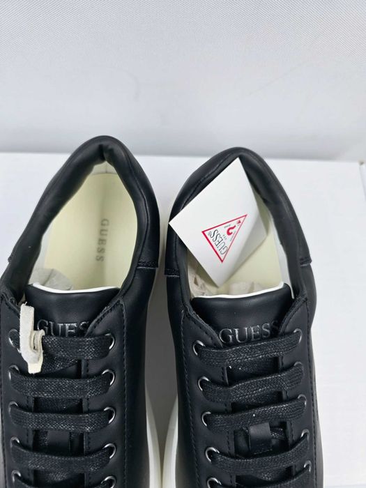 Sneakersy skórzane lekkie UNISEX  GUESS  czarne R.43 GU74A
