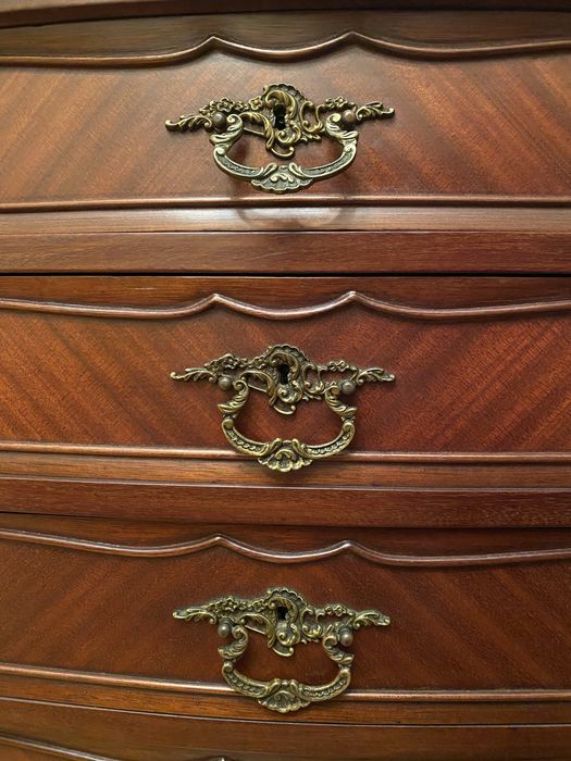 Aparador de Sala, com Prateleiras e Gavetas