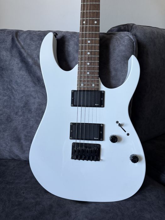 Продам комплект електрогітари Ibanez + комбопідсилювач Ibanez