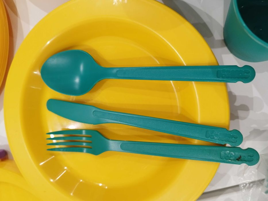 Conjunto muito prático para piquenique. Fácil de transportar.