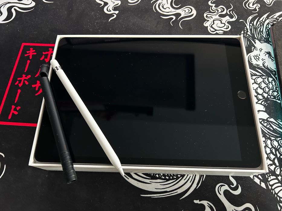 iPad 9th gen, 256 gb + rysik apple + etui