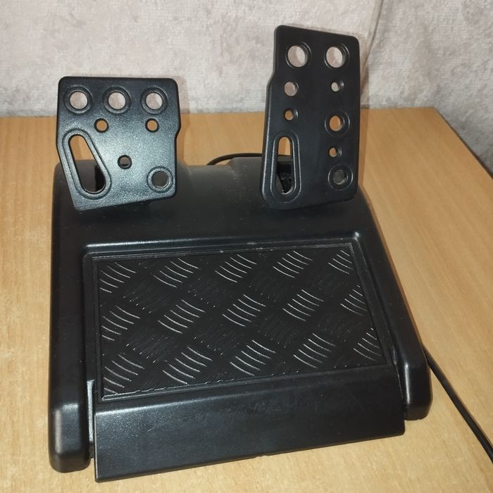 Продам игровой руль vibration steering wheel