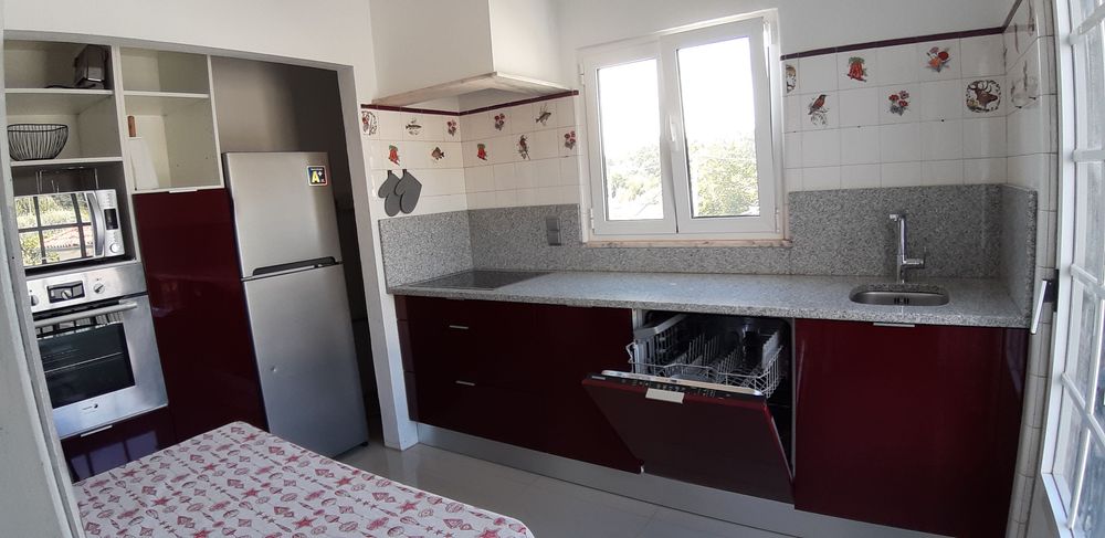 Quarto grande, numa casa excelente