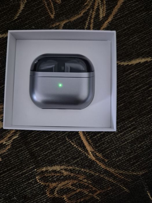 Продам нові навушники Samsung Galaxy Buds3