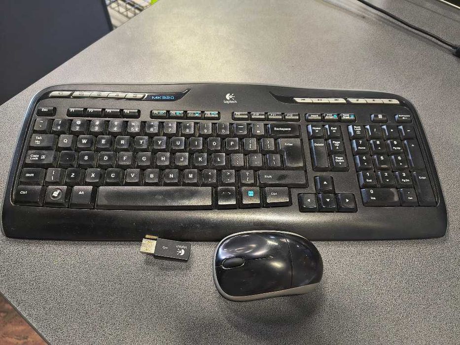 Klawiatura i myszka bezprzewodowe Logitech MK320