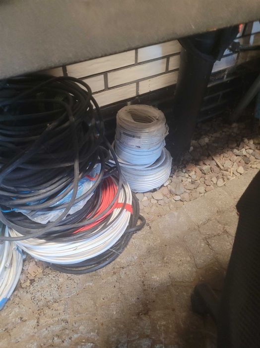 Sprzedam lampy i przewody elektryczne różne