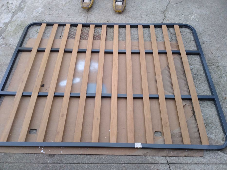 Cama de casal + estrado