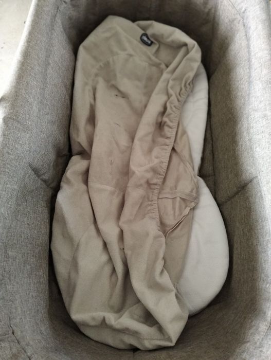 Baby Hug Chicco bege top