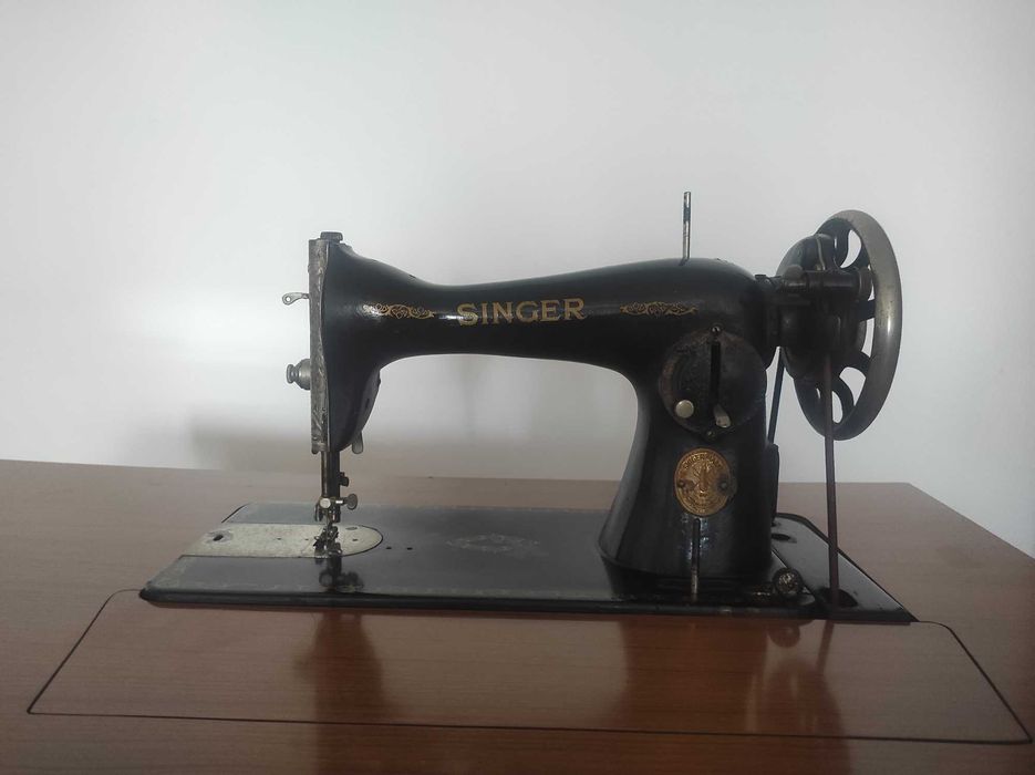 Máquina de Costura Singer