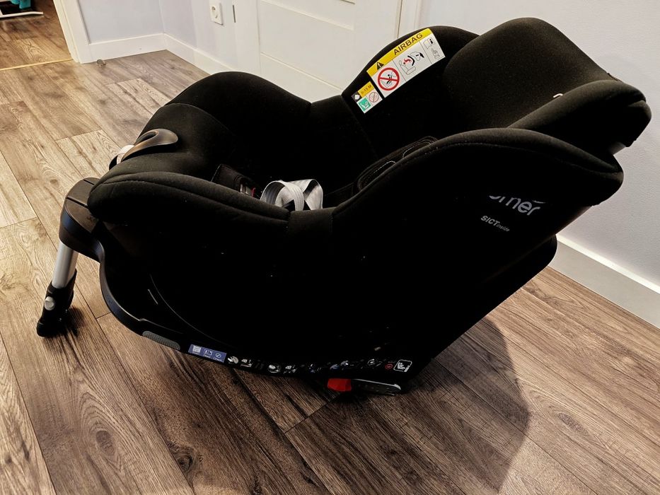 Fotelik BRITAX DUALFIX 3 i-Size z bazą Flex iSENSE 0-18kg
1 s