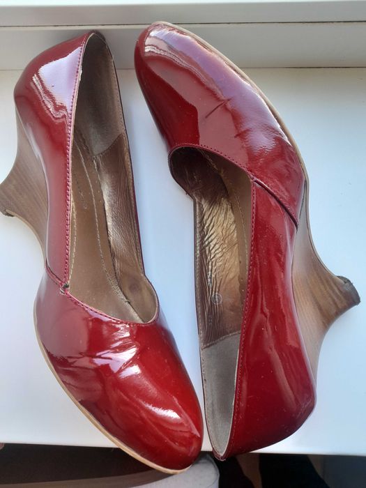 Лаковые красные туфли Монарх