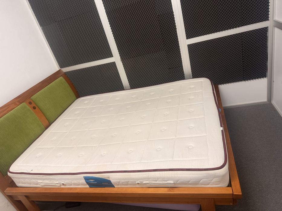 Cama casal com colchao