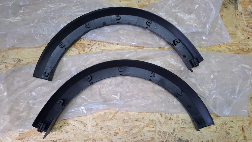 Накладка крила молдинг Dacia Sandero Stepway