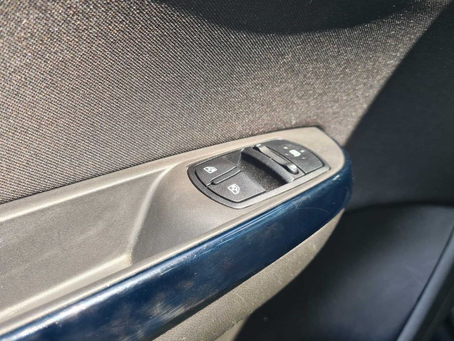 Opel Corsa 1.4i 90 cv