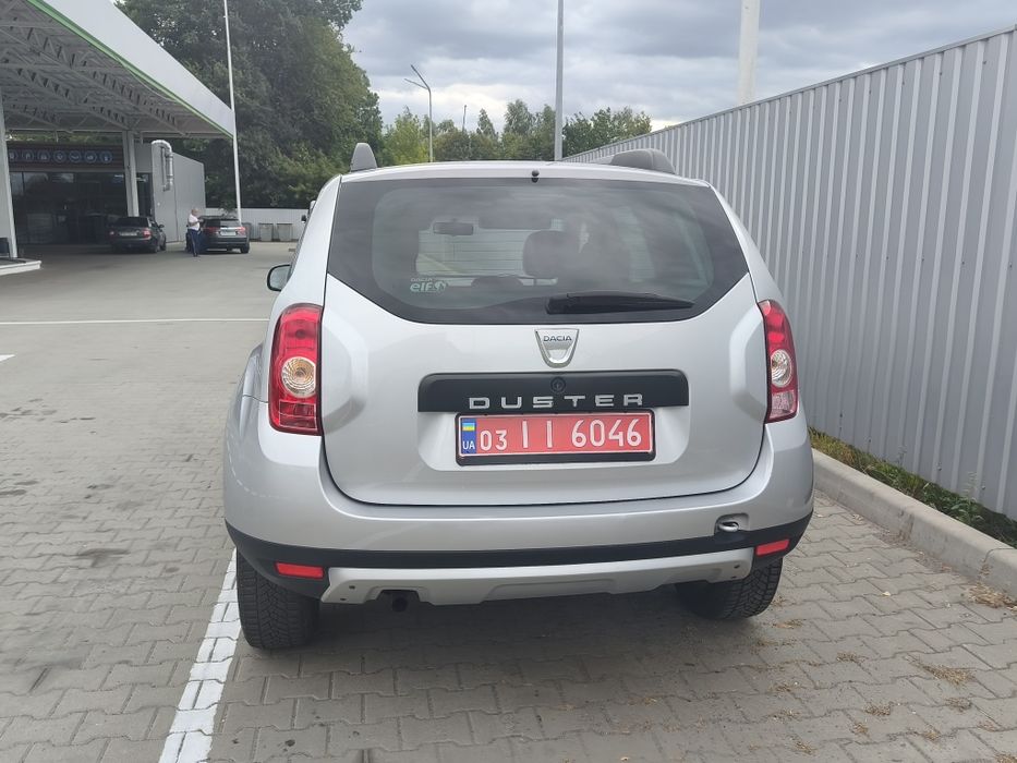 Dacia Duster 2011 1.6 бензин