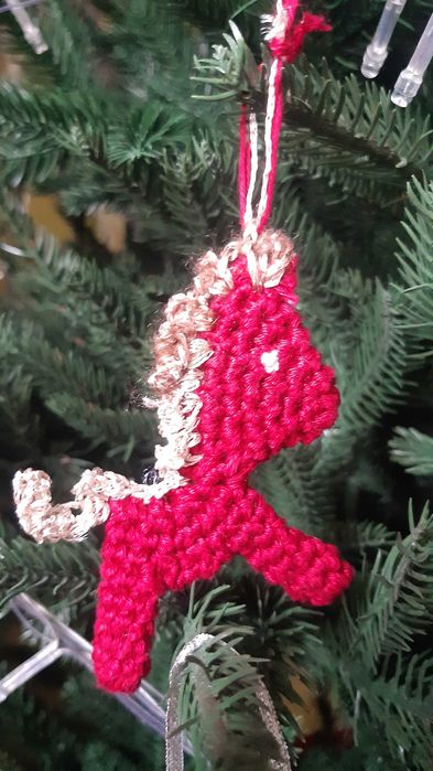 В'язана іграшка символ 2026 брелок чи на ялинку