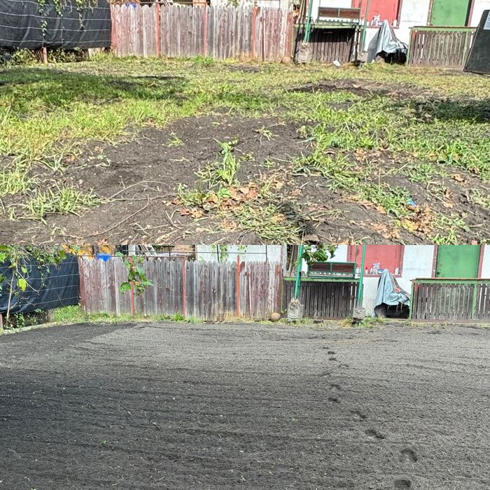 Pielęgnacja ogrodów, glebogryzarka separacyjna, koszenie trawy, przycinanie tui.