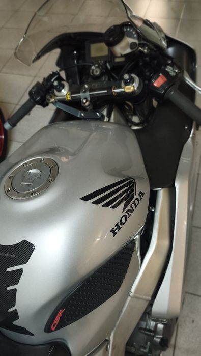 Honda cbr 929  aceito troca super motard etx