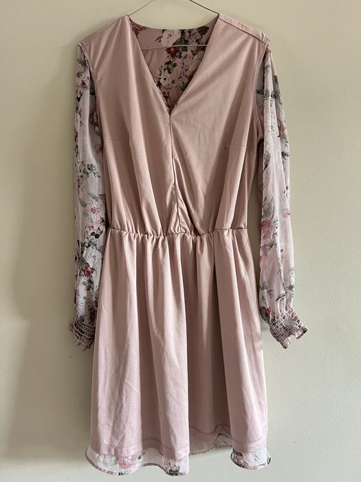 Elegancka sukienka w kwiaty r. 38 Mohito