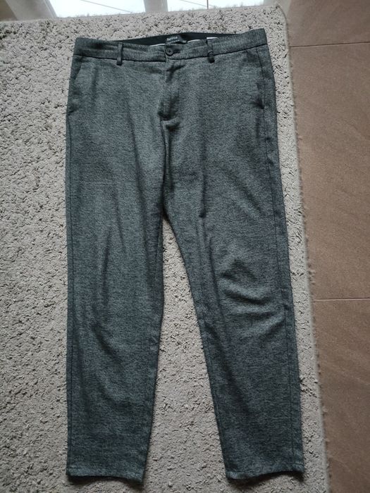 Spodnie męskie Bershka skinny cropped rozmiar EUR 44