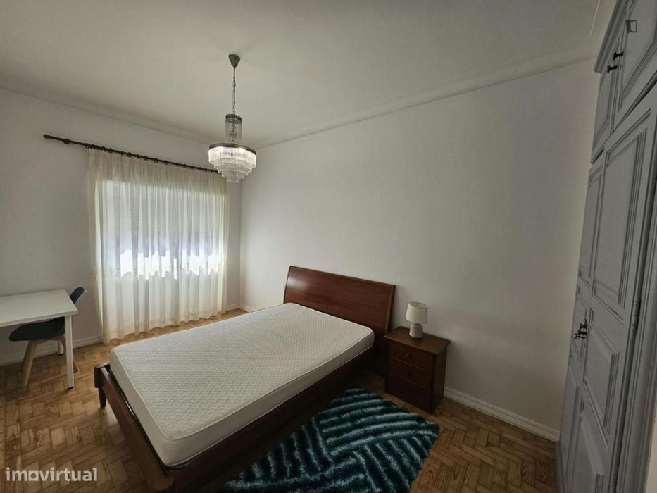 Quarto - localizado em Sé de Braga e São Lázaro Braga