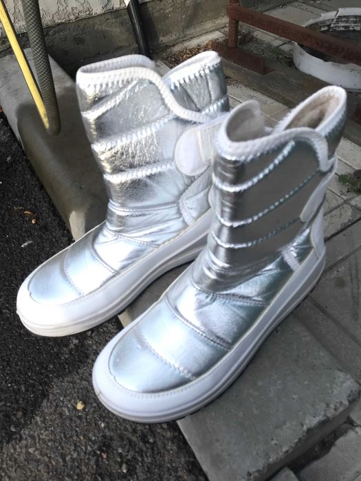 Продам зимові жіночі чоботи