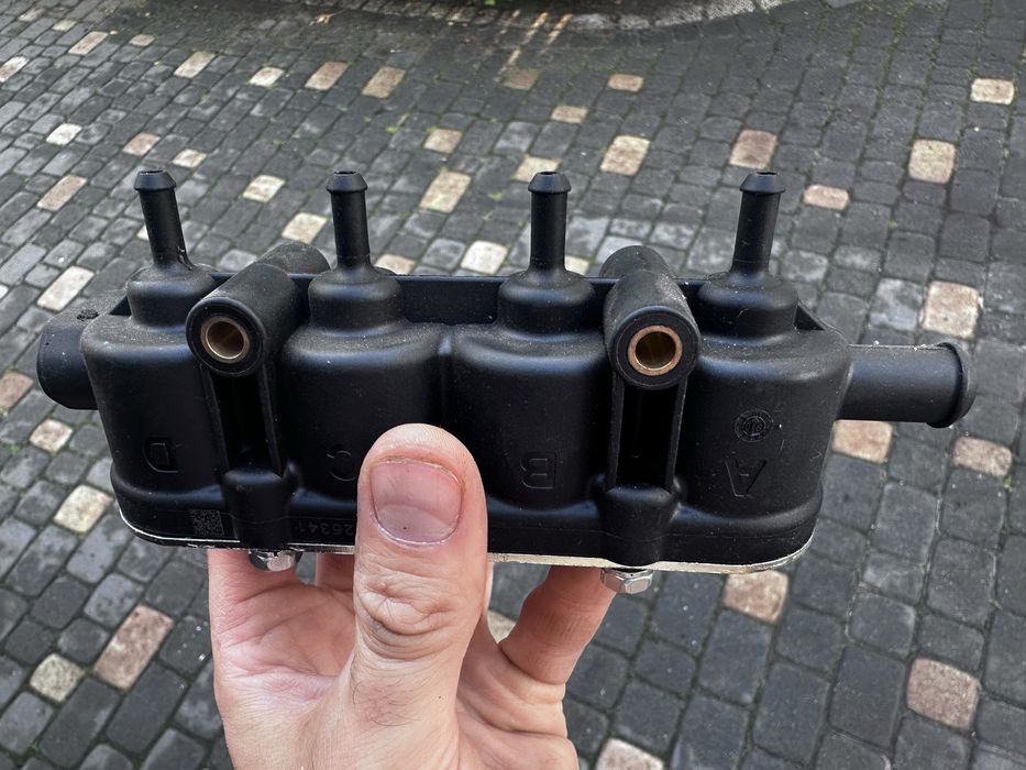 Listwa wtryskiwaczy landi renzo 4 cylindry LPG Med 4