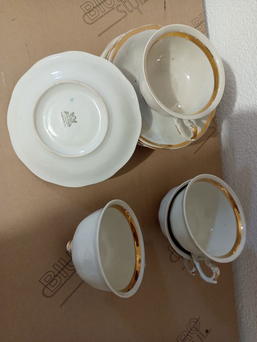 Filiżanki i spodki Karolina