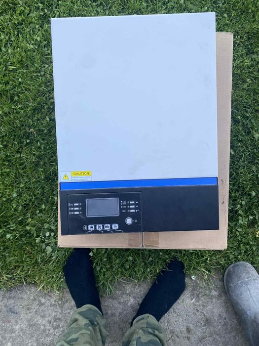 Hybrydowy Inwenter Solarny ESB-6kw-24v(3kw) AZO Dikidal