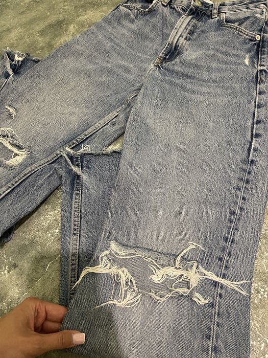 Джинсы.     Zara