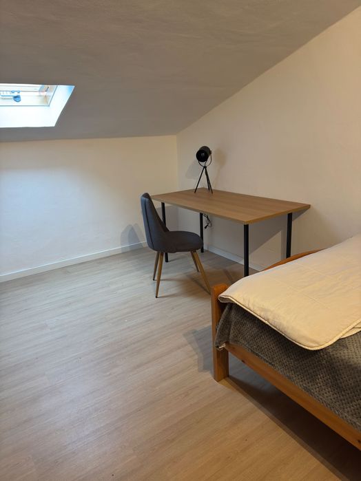 Quarto na Rua Carlos Seixas